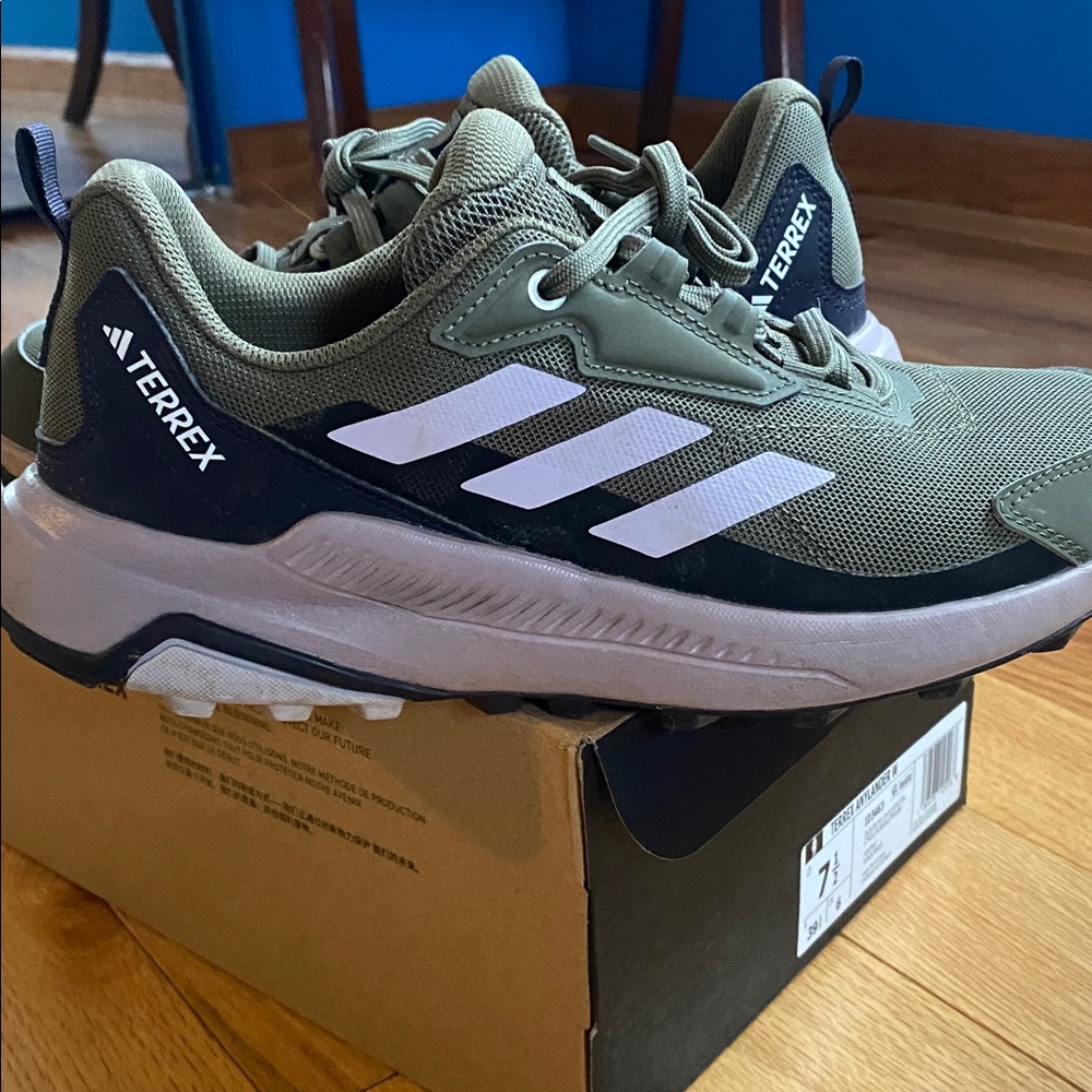 Adidas Terrex Size 7.5 - Picture 5 of 7